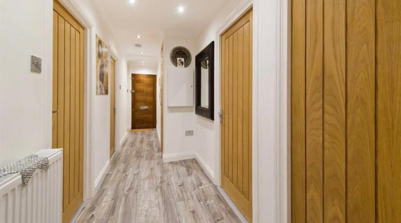 Luxury Double Blue Room Лондон Экстерьер фото