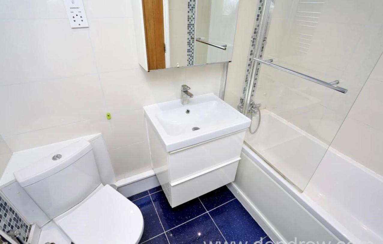 Luxury Double Blue Room Лондон Экстерьер фото