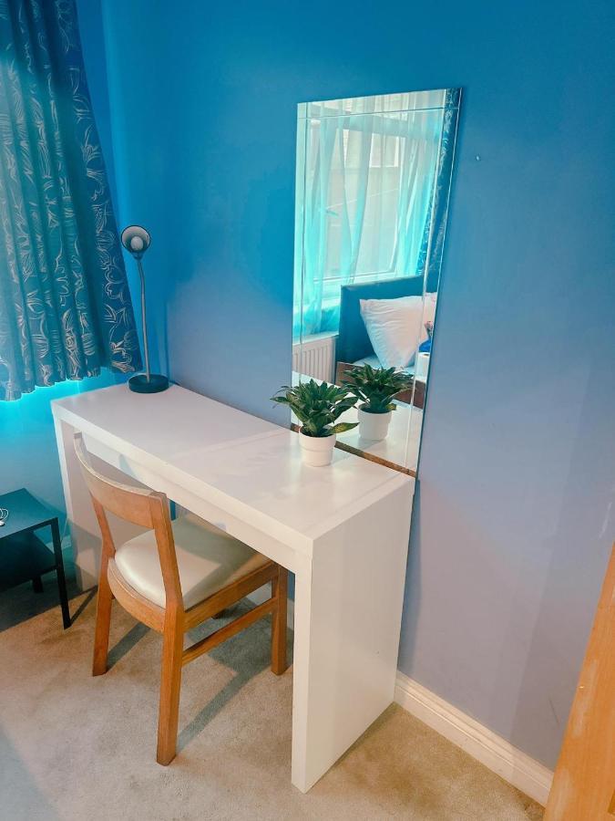 Luxury Double Blue Room Лондон Экстерьер фото